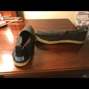 Toms Shoes